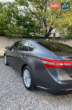 Седан Toyota Avalon 2013 в 