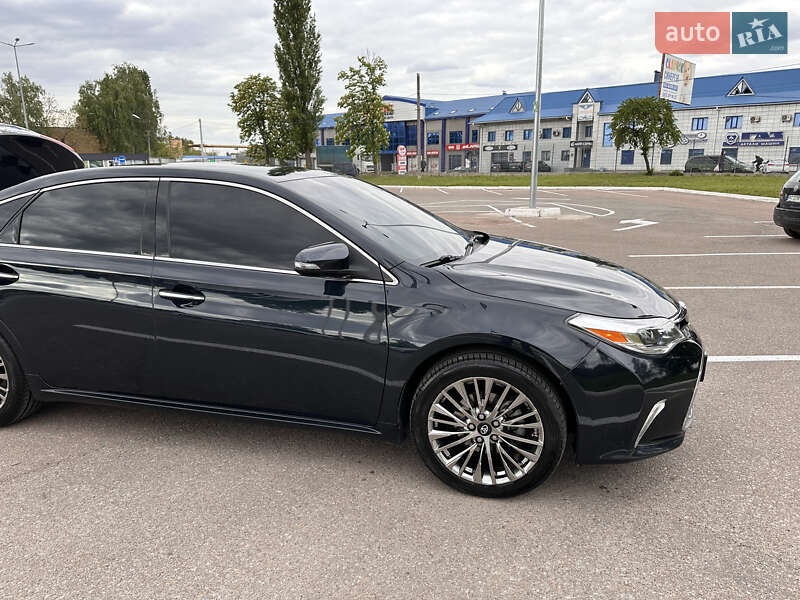 Седан Toyota Avalon 2018 в Житомирі