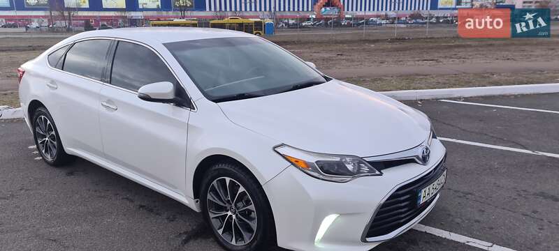Седан Toyota Avalon 2016 в 