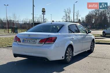 Седан Toyota Avalon 2010 в 