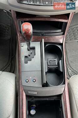 Седан Toyota Avalon 2010 в 