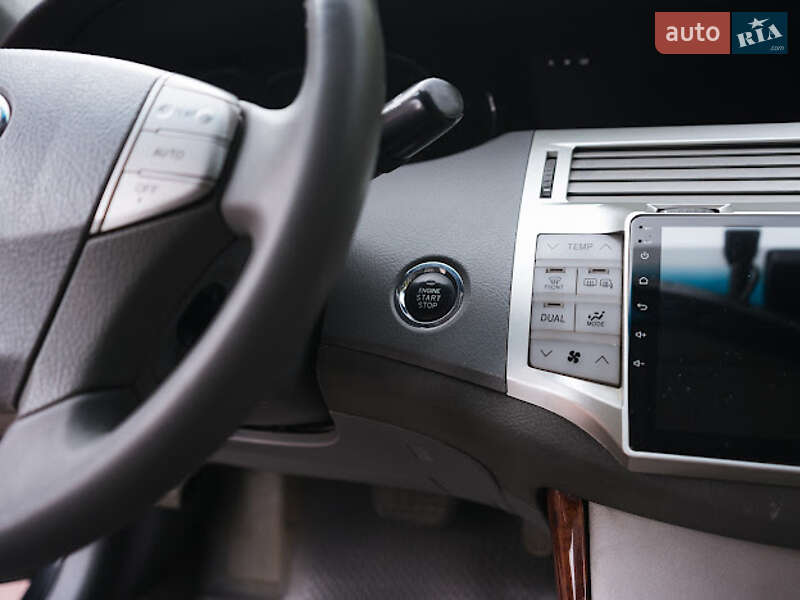 Седан Toyota Avalon 2006 в Чернівцях