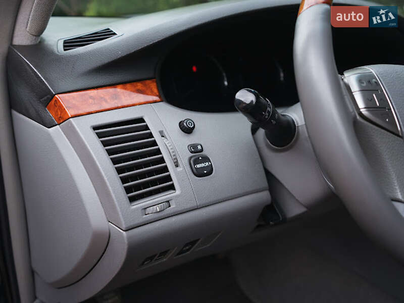 Седан Toyota Avalon 2006 в Чернівцях