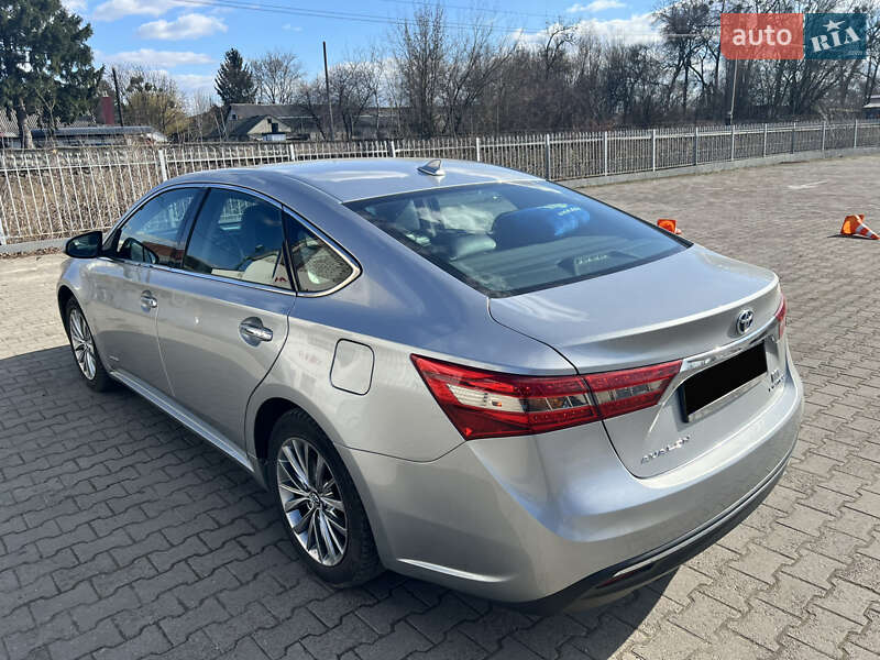 Седан Toyota Avalon 2017 в Луцьку