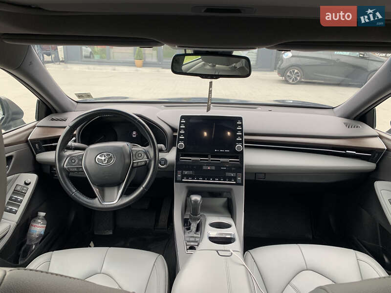 Седан Toyota Avalon 2019 в Вінниці