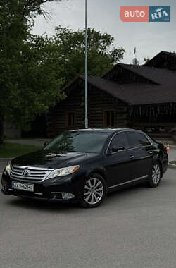 Седан Toyota Avalon 2010 в 