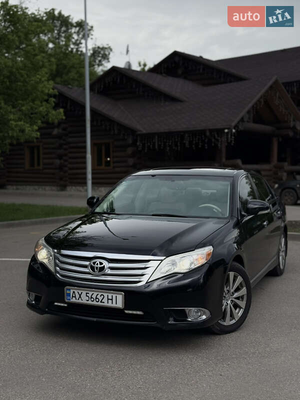 Седан Toyota Avalon 2010 в 