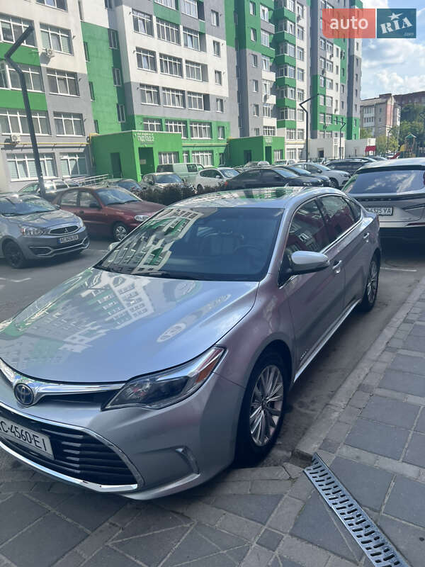 Седан Toyota Avalon 2017 в Луцьку