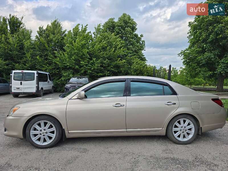 Седан Toyota Avalon 2008 в Сумах