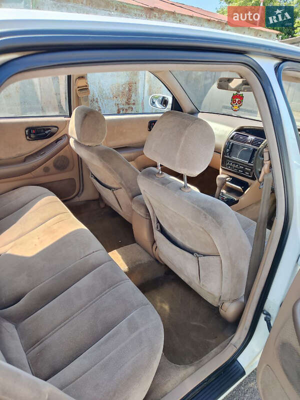 Седан Toyota Avalon 1995 в Киеве