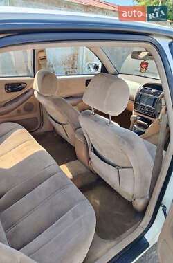 Седан Toyota Avalon 1995 в 