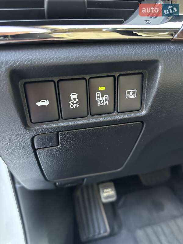 Седан Toyota Avalon 2014 в Дніпрі