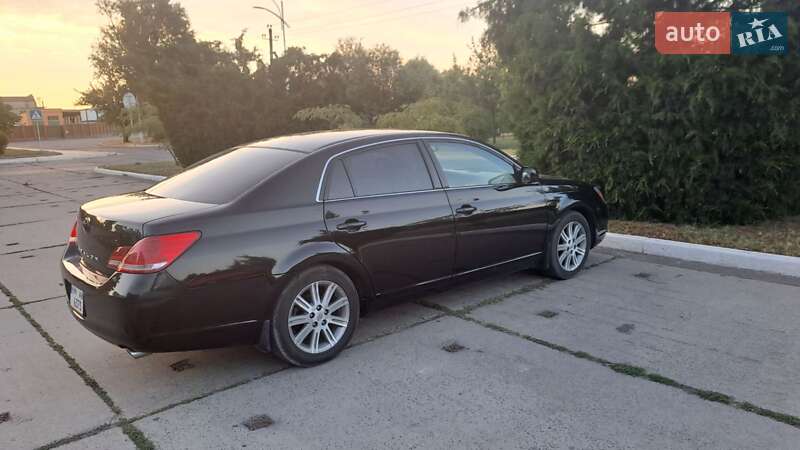 Седан Toyota Avalon 2006 в Измаиле
