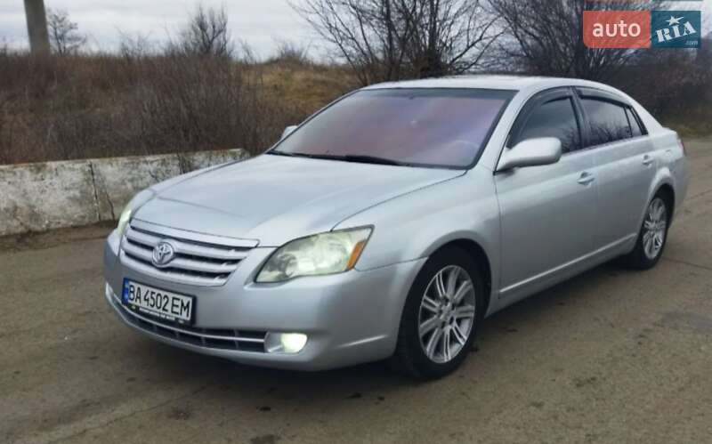 Седан Toyota Avalon 2005 в Любашевке
