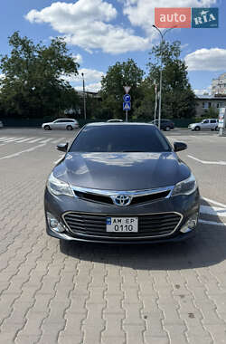 Седан Toyota Avalon 2013 в Вишневом
