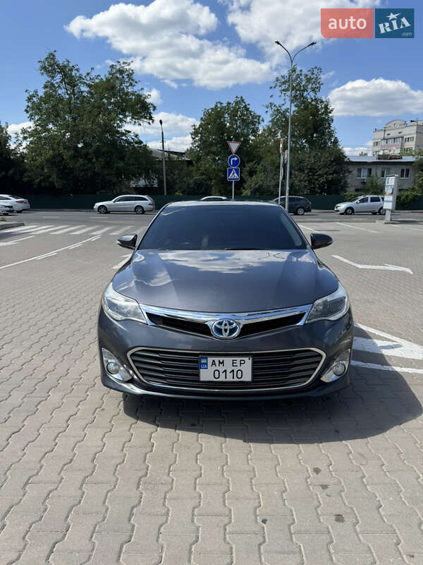 Седан Toyota Avalon 2013 в Вишневом