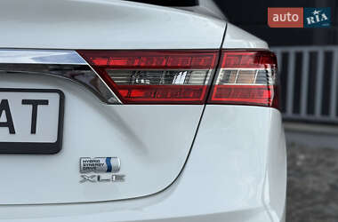 Седан Toyota Avalon 2016 в 