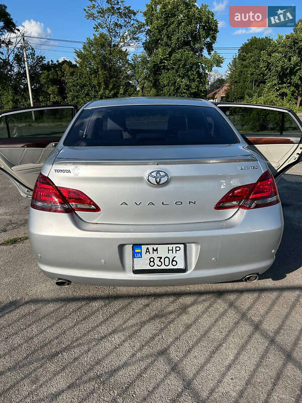 Седан Toyota Avalon 2008 в Житомире