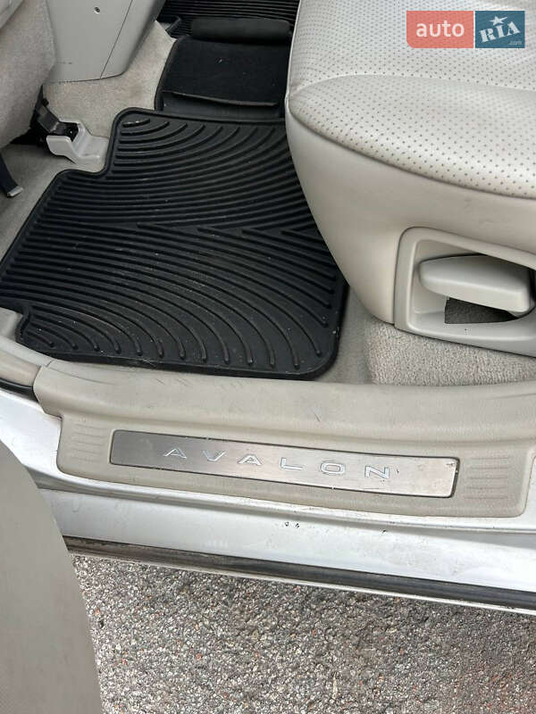Седан Toyota Avalon 2008 в Житомире