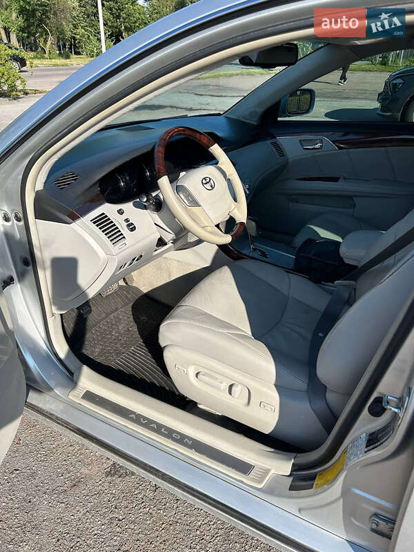 Седан Toyota Avalon 2008 в Житомире