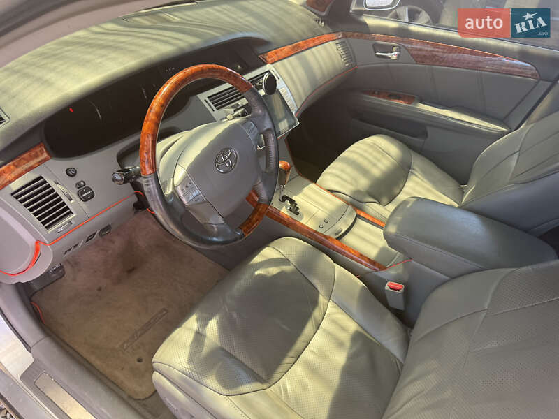Седан Toyota Avalon 2005 в Києві