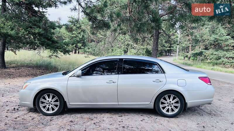 Седан Toyota Avalon 2005 в Дніпрі