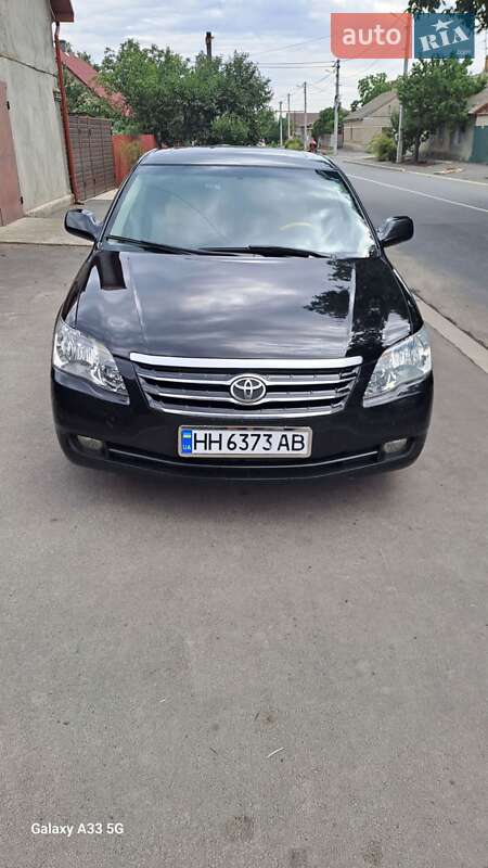Седан Toyota Avalon 2006 в Измаиле