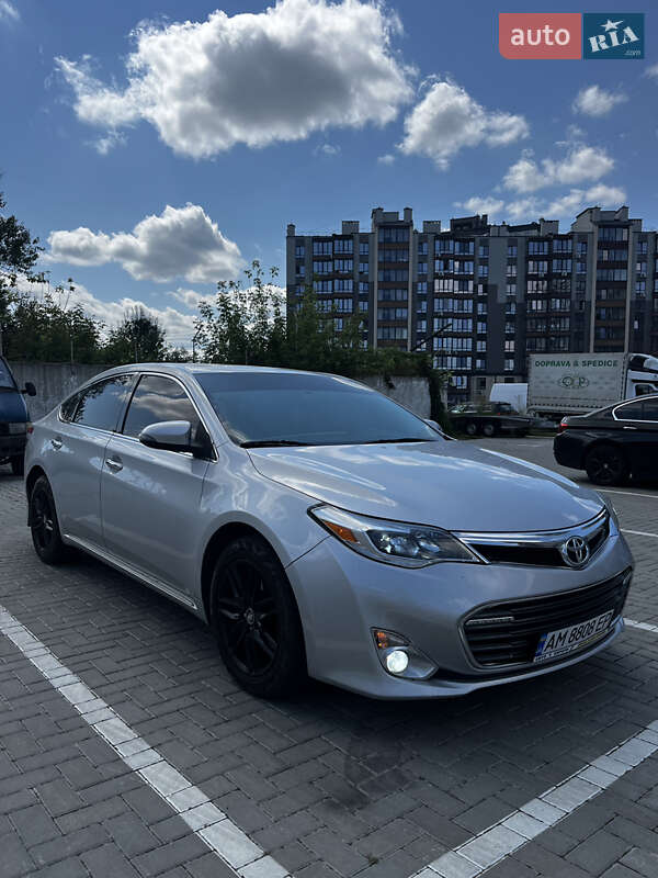 Седан Toyota Avalon 2014 в Житомире