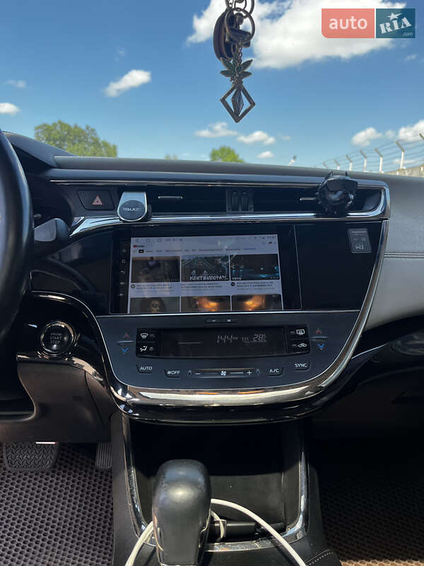 Седан Toyota Avalon 2014 в Житомире