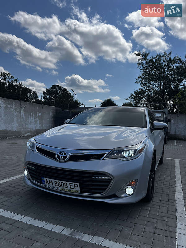 Седан Toyota Avalon 2014 в Житомире
