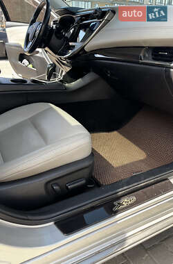 Седан Toyota Avalon 2014 в 
