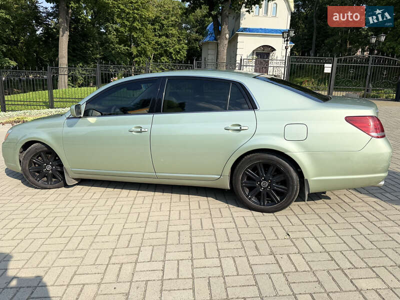 Седан Toyota Avalon 2006 в Прилуках