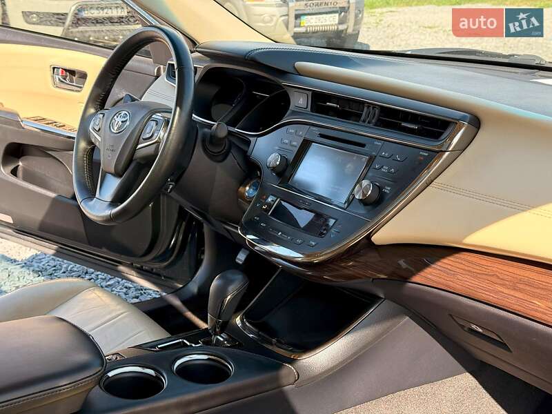 Седан Toyota Avalon 2014 в Львове