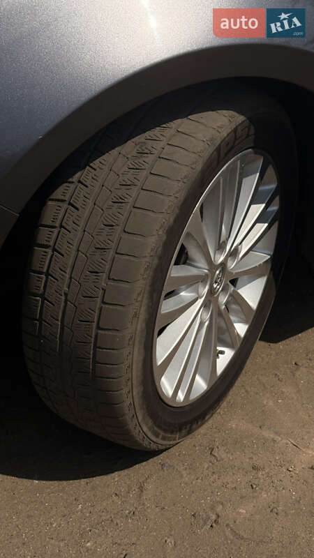 Седан Toyota Avalon 2014 в Білгороді-Дністровському