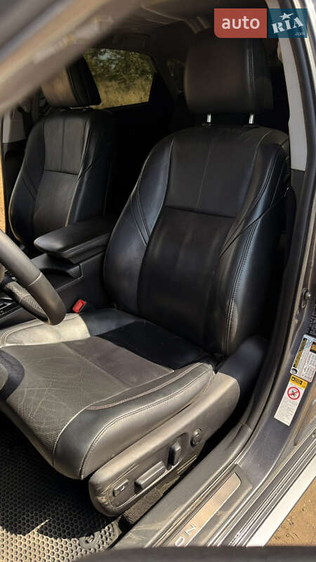 Седан Toyota Avalon 2014 в Білгороді-Дністровському