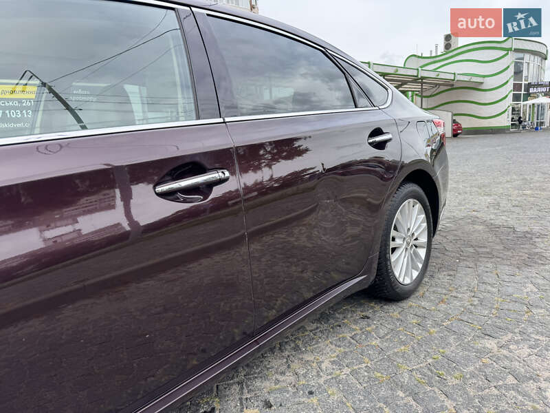Седан Toyota Avalon 2014 в Броварах