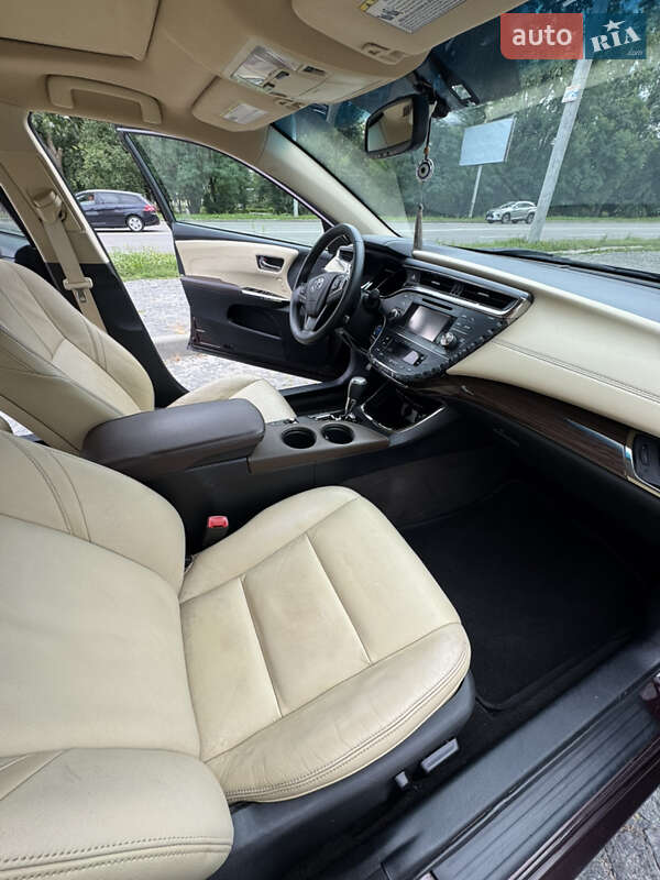 Седан Toyota Avalon 2014 в Броварах