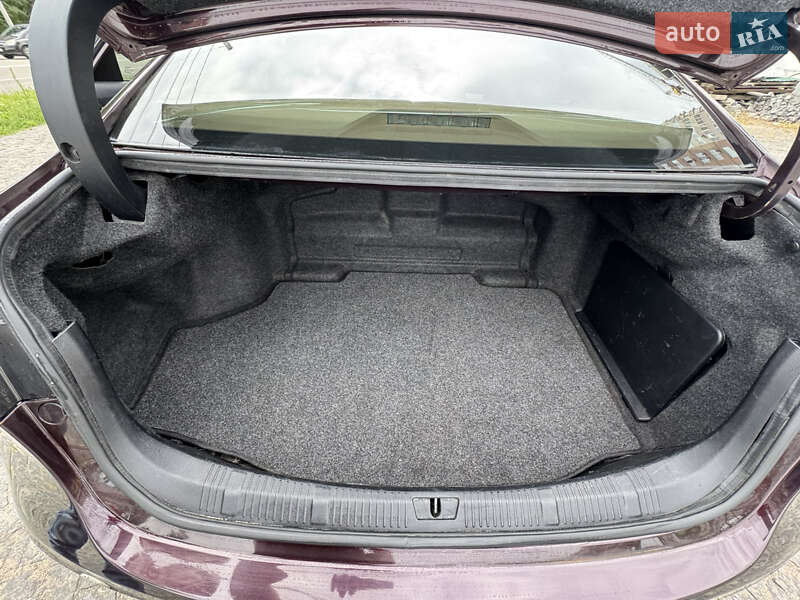 Седан Toyota Avalon 2014 в Броварах