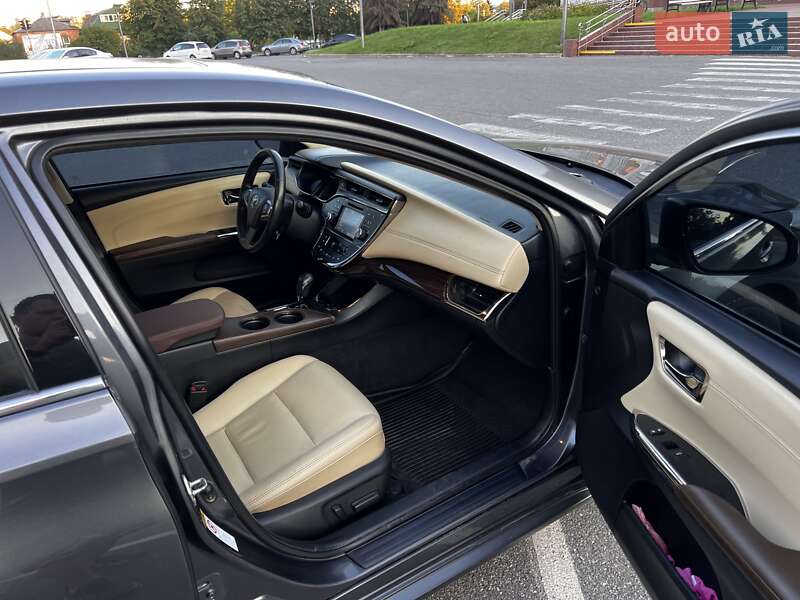 Седан Toyota Avalon 2015 в Виннице