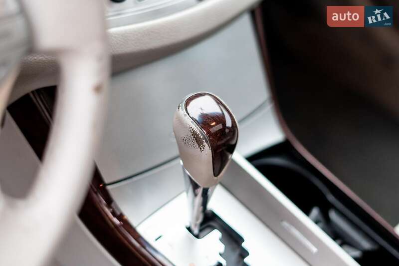 Седан Toyota Avalon 2008 в Львові