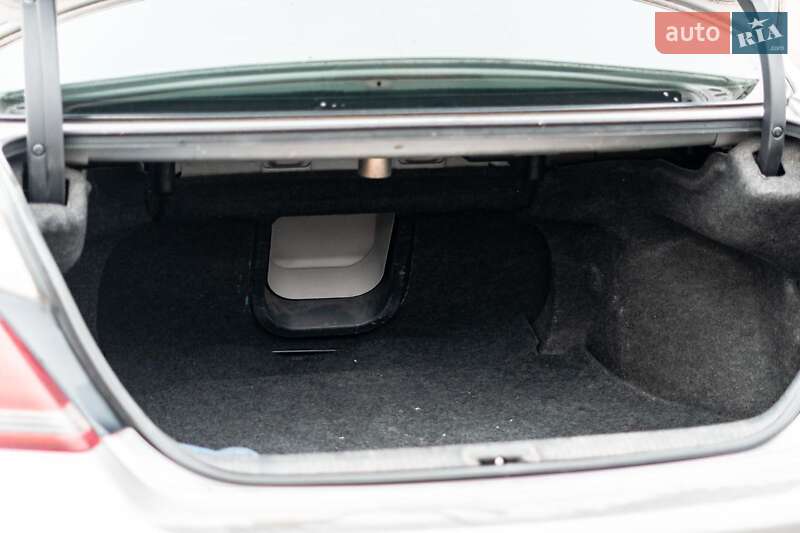 Седан Toyota Avalon 2008 в Львові