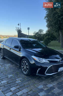 Седан Toyota Avalon 2015 в 