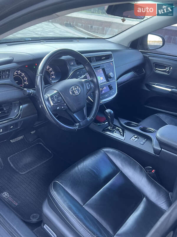 Седан Toyota Avalon 2015 в Киеве