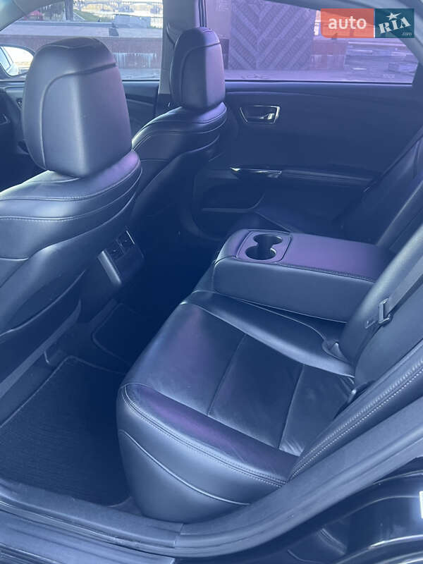 Седан Toyota Avalon 2015 в Киеве