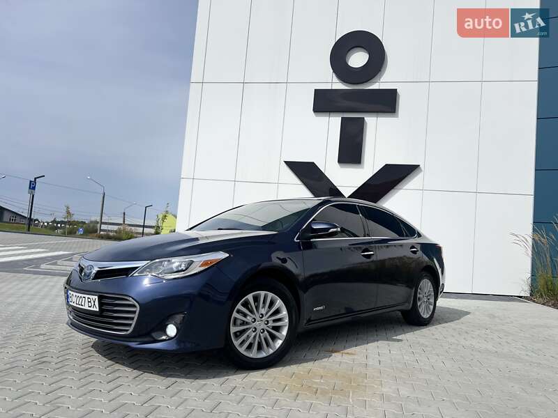 Седан Toyota Avalon 2015 в Львове