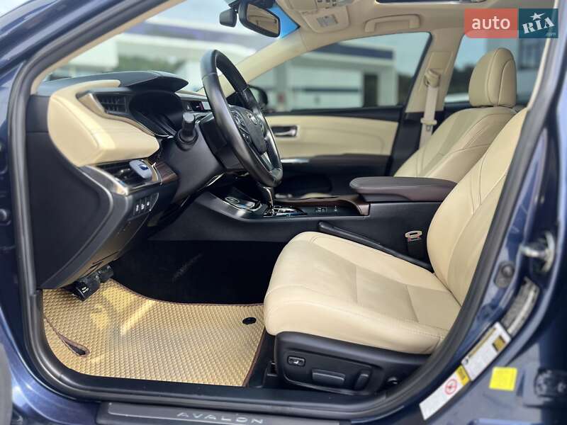 Седан Toyota Avalon 2015 в Львове