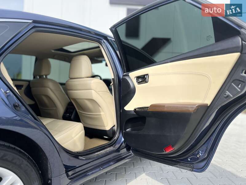 Седан Toyota Avalon 2015 в Львове