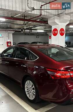 Седан Toyota Avalon 2013 в 