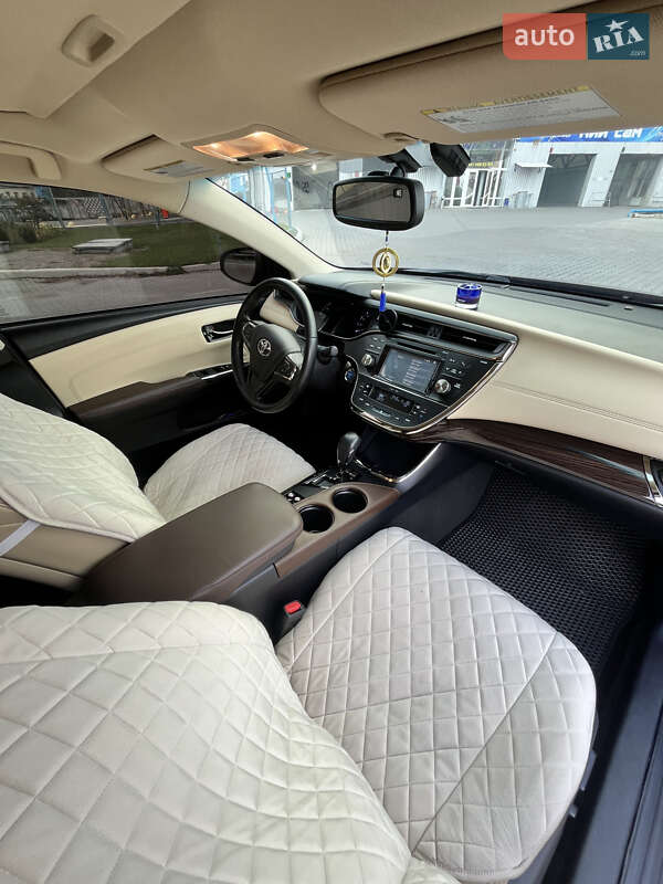 Седан Toyota Avalon 2015 в Хмельницком