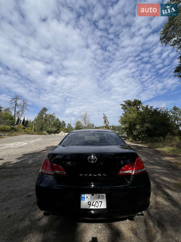 Седан Toyota Avalon 2007 в Киеве